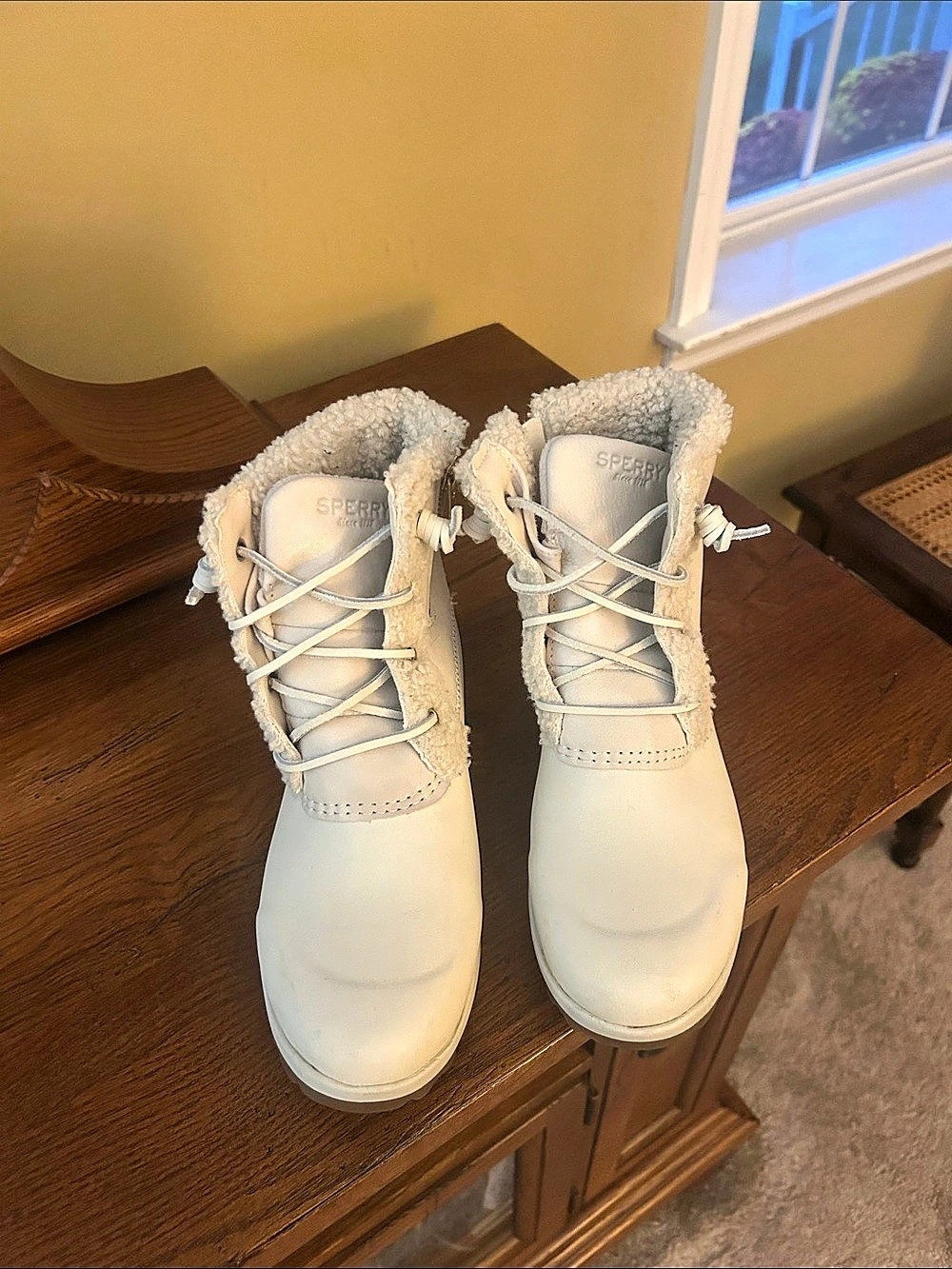 Sperry ST87891 Women's Winter Boots US 6.5 White